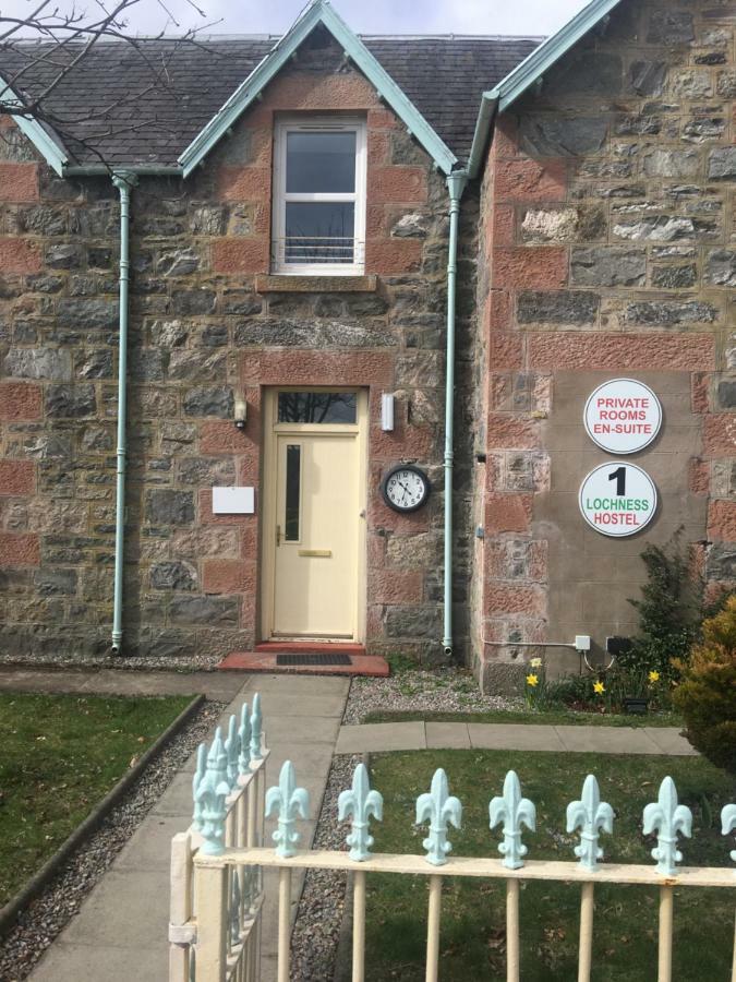 1 Lochness Rooms&Hostel ดรัมนาดรอคิท ภายนอก รูปภาพ