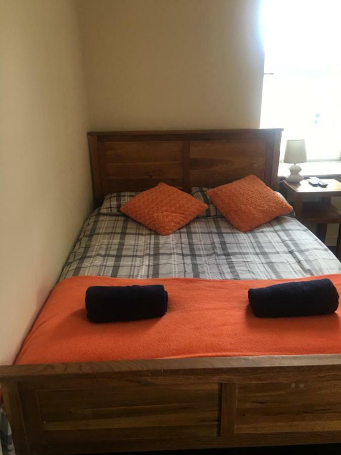 1 Lochness Rooms&Hostel ดรัมนาดรอคิท ภายนอก รูปภาพ