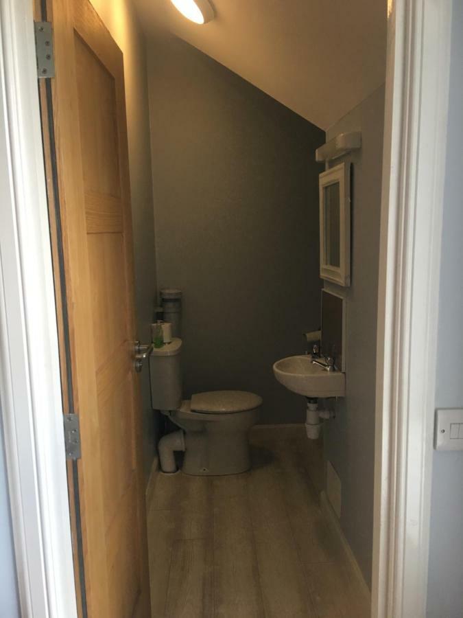 1 Lochness Rooms&Hostel ดรัมนาดรอคิท ภายนอก รูปภาพ