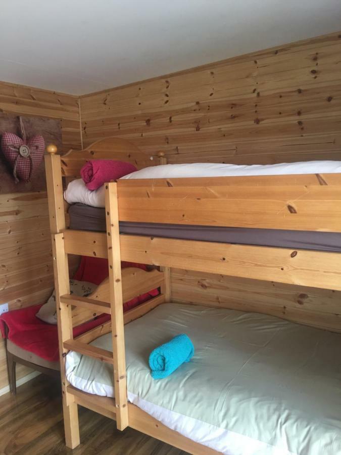 1 Lochness Rooms&Hostel ดรัมนาดรอคิท ภายนอก รูปภาพ