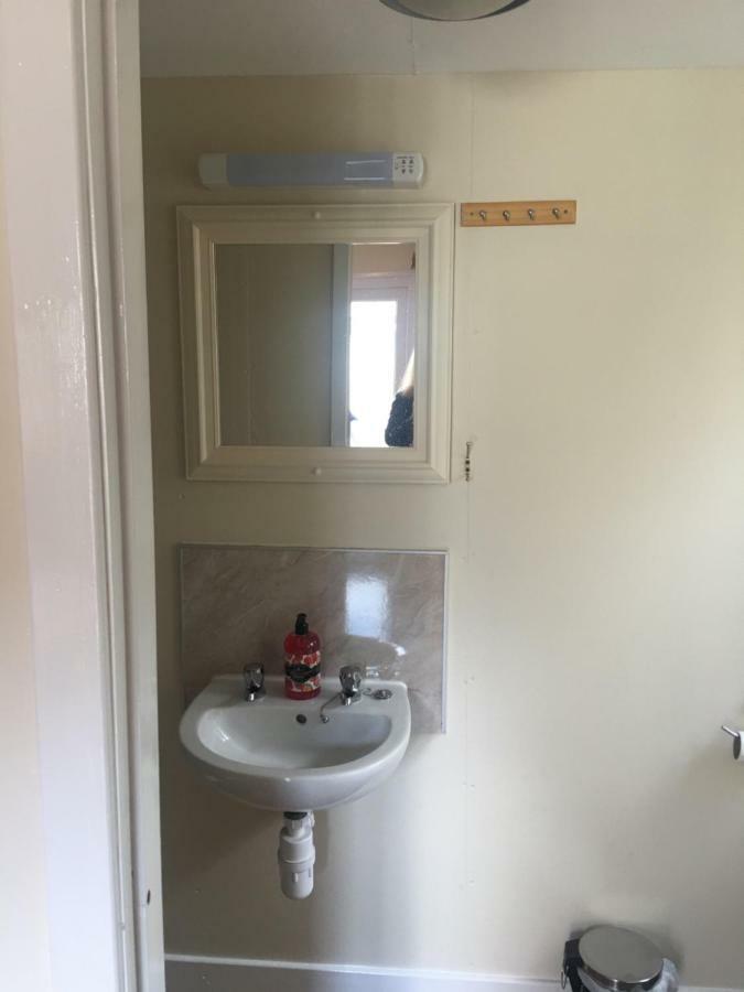 1 Lochness Rooms&Hostel ดรัมนาดรอคิท ภายนอก รูปภาพ