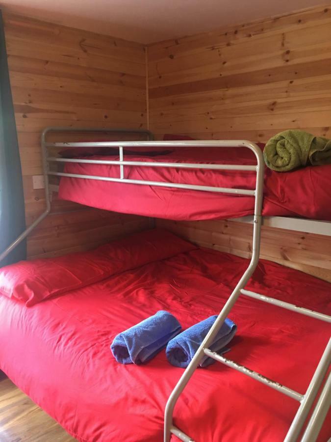 1 Lochness Rooms&Hostel ดรัมนาดรอคิท ภายนอก รูปภาพ