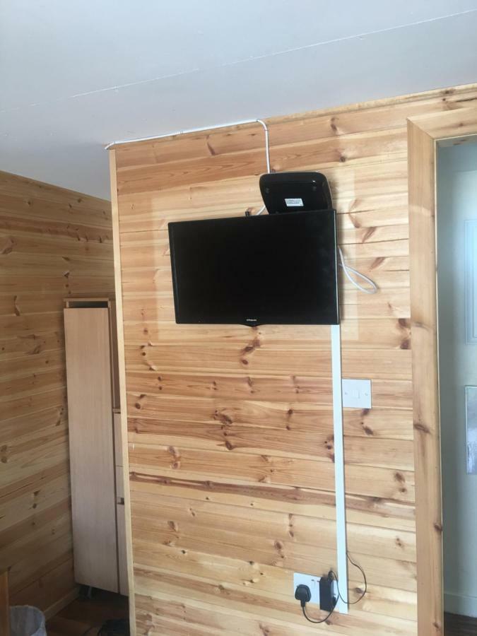 1 Lochness Rooms&Hostel ดรัมนาดรอคิท ภายนอก รูปภาพ