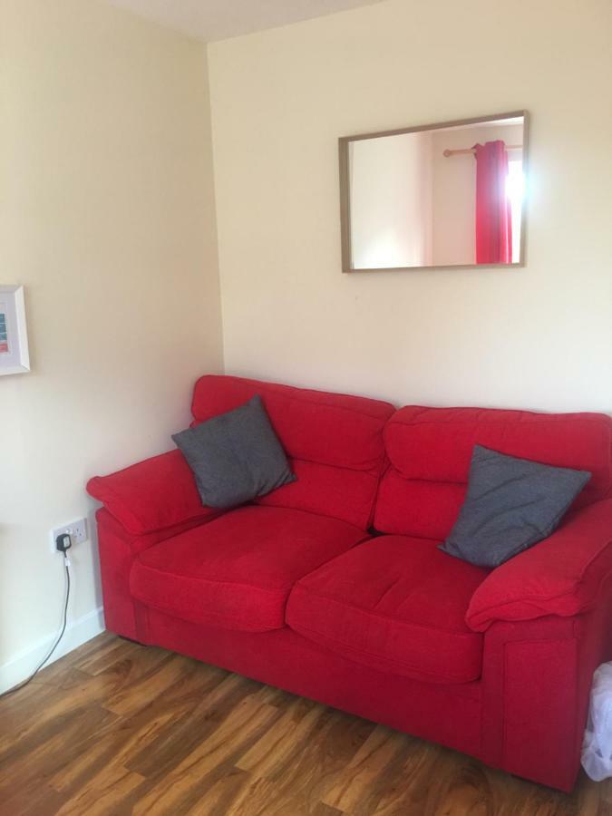 1 Lochness Rooms&Hostel ดรัมนาดรอคิท ภายนอก รูปภาพ