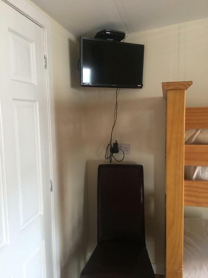1 Lochness Rooms&Hostel ดรัมนาดรอคิท ภายนอก รูปภาพ