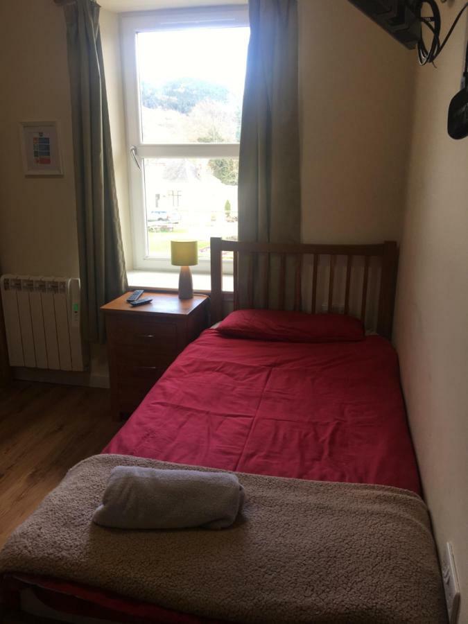1 Lochness Rooms&Hostel ดรัมนาดรอคิท ภายนอก รูปภาพ
