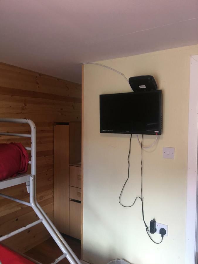 1 Lochness Rooms&Hostel ดรัมนาดรอคิท ภายนอก รูปภาพ