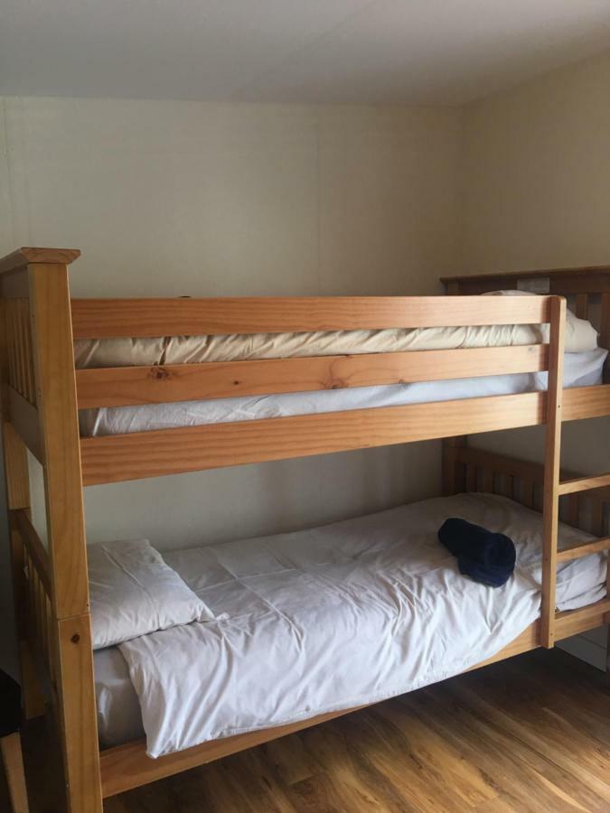 1 Lochness Rooms&Hostel ดรัมนาดรอคิท ภายนอก รูปภาพ