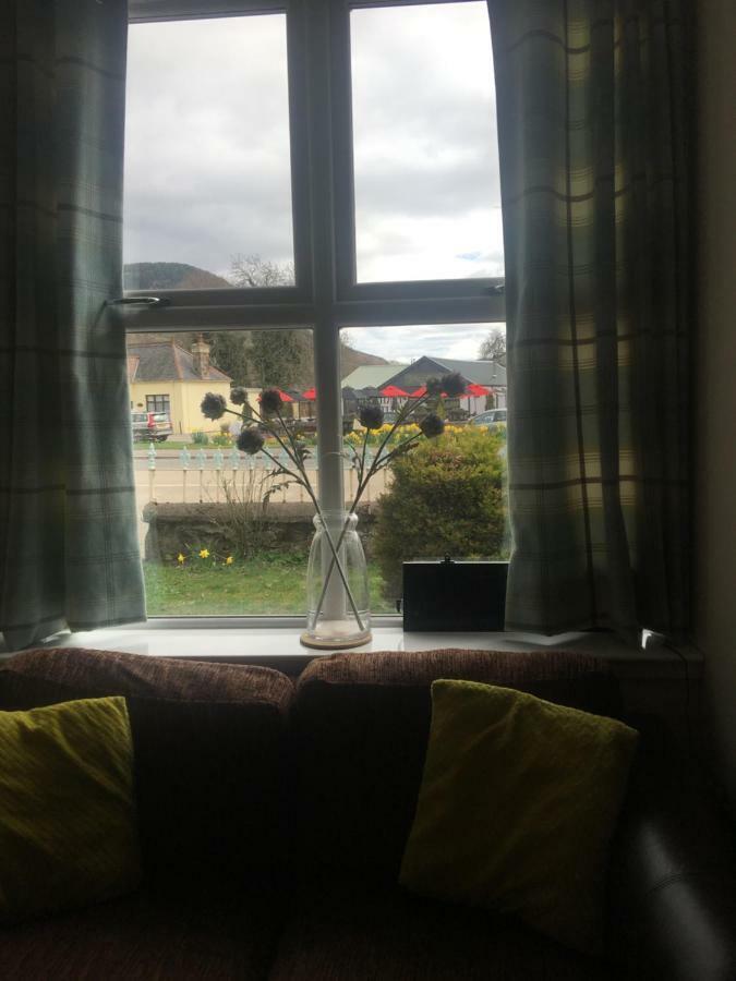 1 Lochness Rooms&Hostel ดรัมนาดรอคิท ภายนอก รูปภาพ