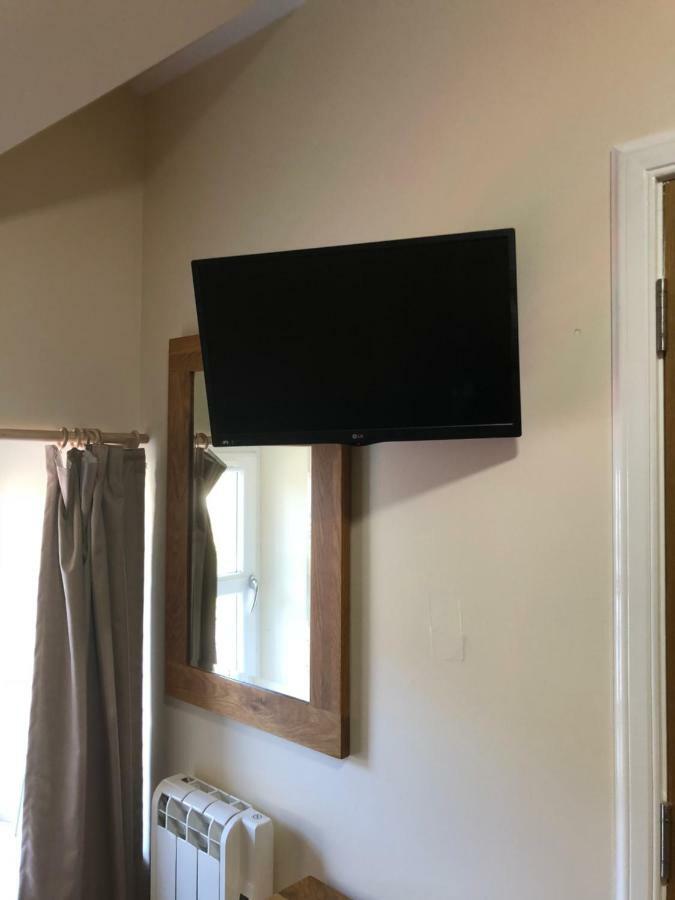 1 Lochness Rooms&Hostel ดรัมนาดรอคิท ภายนอก รูปภาพ