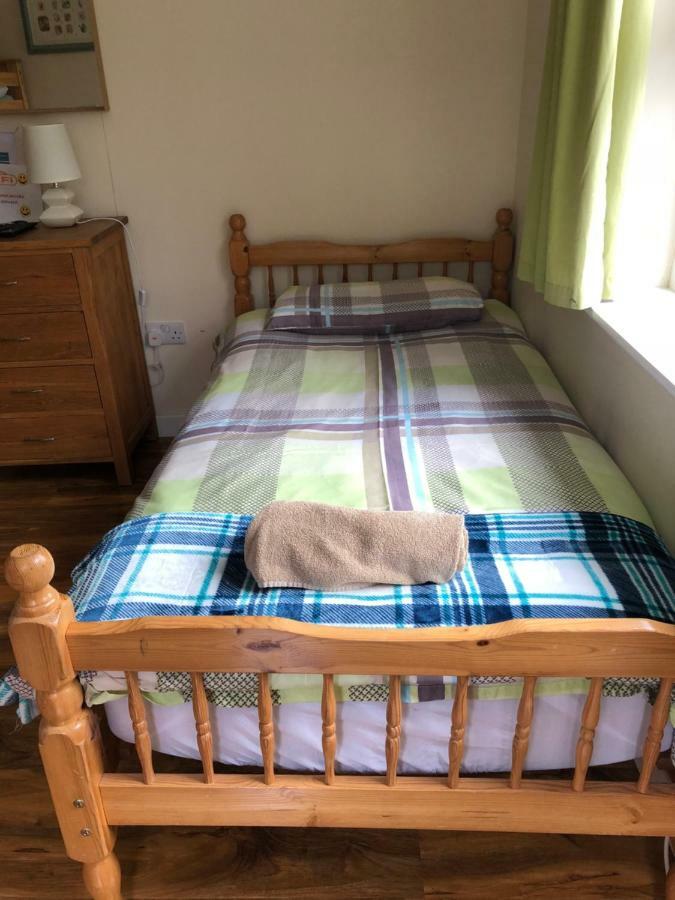 1 Lochness Rooms&Hostel ดรัมนาดรอคิท ภายนอก รูปภาพ