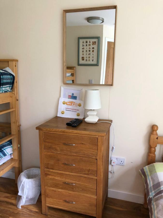 1 Lochness Rooms&Hostel ดรัมนาดรอคิท ภายนอก รูปภาพ